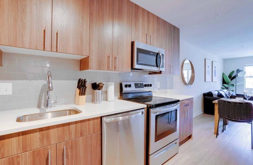 Jefferson Manor Apartment | Comfortable Alexandria Apt W Business Facilities