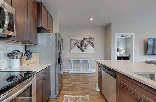 Inglewood Condo | Comfortable condo with AC, kitchen, wifi - near attractions