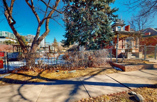 Lincoln Park Apartment | Comfortable guesthouse, prime location with patio