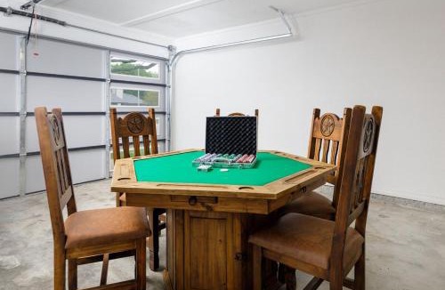 Mesa Ridge House | Comfortable Poker House Near Kalahari & Dell Diamond