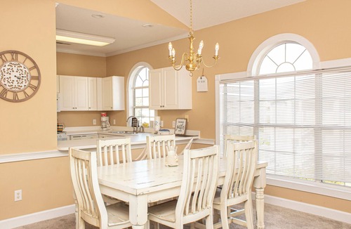 Central Myrtle Beach Condo | Comfortable & Spacious Villa at Myrtlewood. 3rd fl, 2Br/2Ba nicely decorated.
