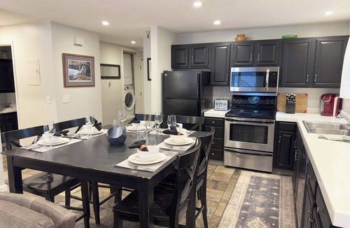North Park City Condo | Comfortable Two Story Condo w/Common Hot Tub and Pool-Walk to lifts and Main St