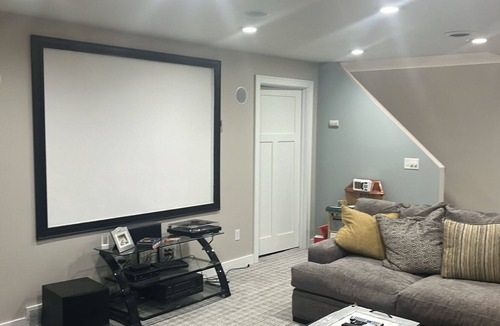 Suamico House | Comfortably sleeps 8-12 people well cared for home.