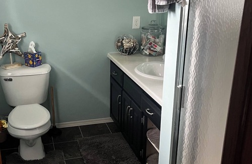 Suamico House | Comfortably sleeps 8-12 people well cared for home.