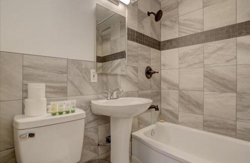Arvada House | Comfy bungalow and fast Wi-Fi!