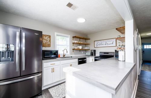 Bridgman House | Completely remodeled house close to the beach, golf, and tons of wineries!