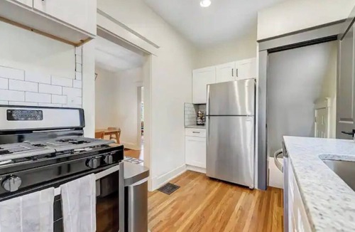 Norwood House | Completely Updated Home-sleeps 6-Centrally Located