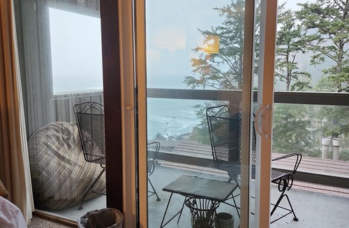 Otter Rock Condo | Condo.1 BR, 2 Bath ocean below!n Come, cozy into our "NEST"n "The Eagles Nest"