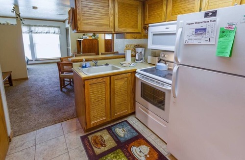Brian Head Apartment | Condo 106, Wifi, Community Pool, Jacuzzi, Lounge,