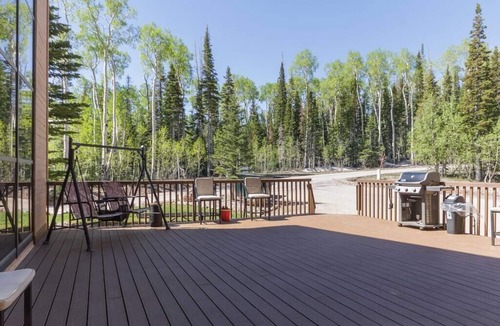 Brian Head Apartment | Condo 112, Wifi, Community Pool, Jacuzzi, Lounge,
