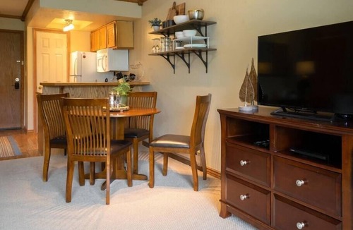 Brian Head Apartment | Condo 140, Wifi, Community Pool, Jacuzzi, Lounge,