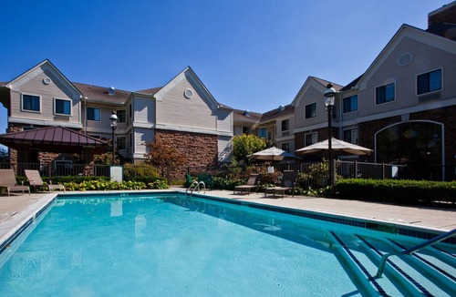 Utica Condo | Condo ∙ 2 bedrooms ∙ 8 guests
