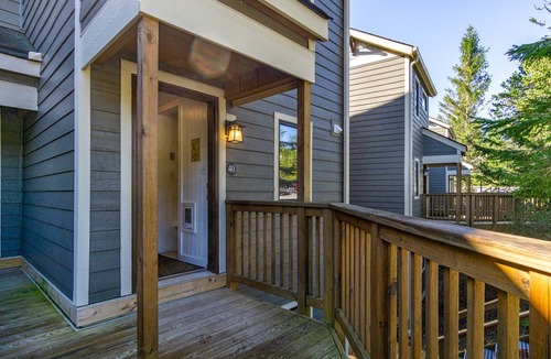 Snowshoe Condo | Condo ∙ 2 bedrooms ∙ 9 guests