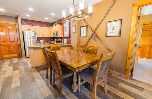 River Run Condo | Condo Overlooking Dercum Square, 2 Min Walk to Lifts, Shops & Dining!