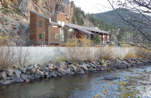 Estes Park Condo | Convenient Downtown Loft With Balcony, At River Confluence, Walk To Restaurants