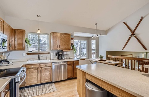 Ralston Valley House | Conveniently Between Boulder & Denver- Nearby Park, Large Yard, Covered Patio