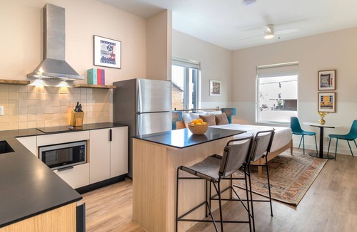 North Capitol Apartment | Conway B201 by AvantStay | Modern Studio in DT, Minutes to Broadway
