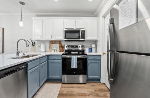 Auburn Apartment | Copper on Ross - Modern and Remodeled