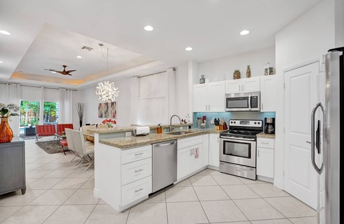 South Corals House | Coral Reef Villa – 3BR/2BA with Heated Pool, Grill & Private Patio