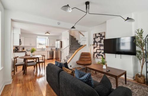 Manayunk House | Corner Rowhome with Parking Sleeps 8