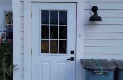 Middleburg Apartment | Cosy studio on an organic farm, pet friendly! Just minutes from Middleburg.