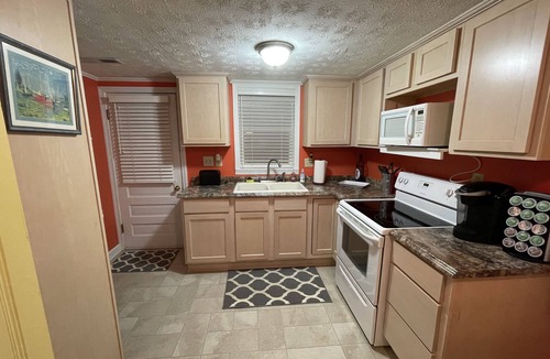 Buckeye Lake Cottage | Cottage in resort style area, across from Buckeye Lake bars/restaurants!