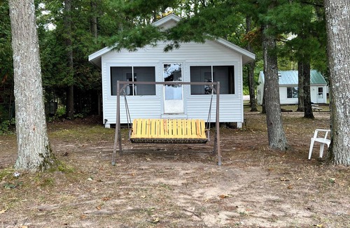 Herron Cottage | Cottage Number "1" is a Terrific 2-bedroom cottage on Hubbard Lake