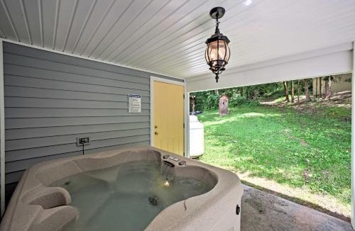 Elizabethville House | Cottage with Hot Tub and Fire Pit By Mahantango Creek