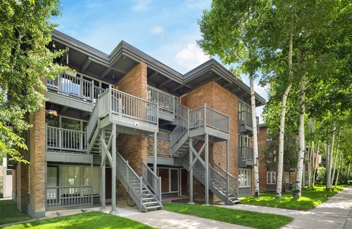 West End Condo | Cottonwoods Unit 1C | Downtown Condo with Upgraded Kitchen & Bathrooms