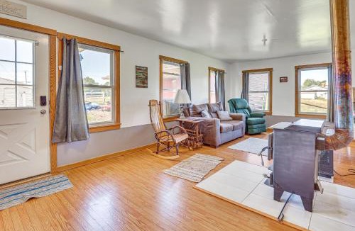 Bristolville House | Countryside Retreat in Middlefield about 7 Mi to Town!