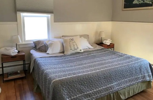 Moylan Apartment | Couples getaway w/ KING bed 5 min to Main St Media