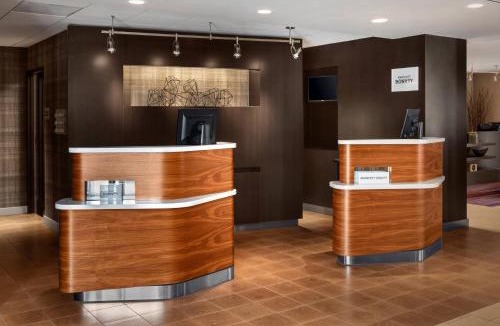East Syracuse Hotel | Courtyard Syracuse Carrier Circle