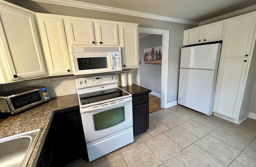 Mount Washington House | Coziness, charm & character in a perfect location!