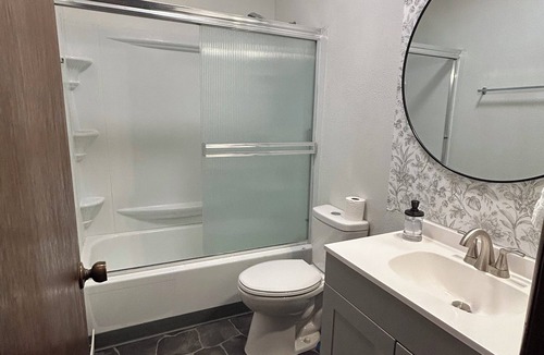 College Apartment | Cozy 1 bedroom apartment across from the airport with WiFi.