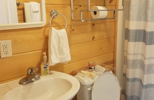 Elgin House | Cozy 1-bedroom house in charming Allardt with AC, WiFi
