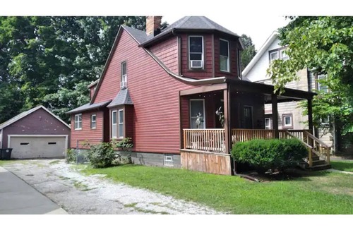 Highland Square Apartment | Cozy 1 Bedroom in Highland Square, pets welcome!