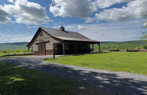 Weikert Cabin | Cozy 2-bedroom cabin in tranquil Millmont with AC, free WiFi, fire pit, hammock