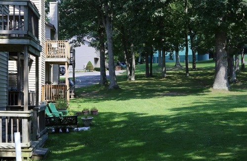 Cheat Lake House | Cozy 2BR Townhouse in Morgantown. Unwind & Relax