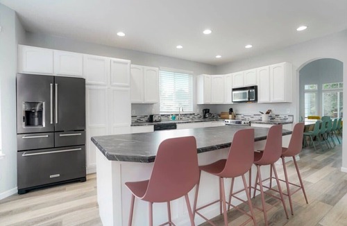 North Central Westminster House | Cozy 6BR Home w/Games & Outdoor Space! Near DT!
