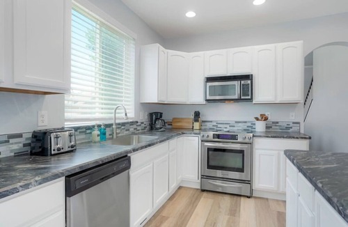 North Central Westminster House | Cozy 6BR Home w/Games & Outdoor Space! Near DT!