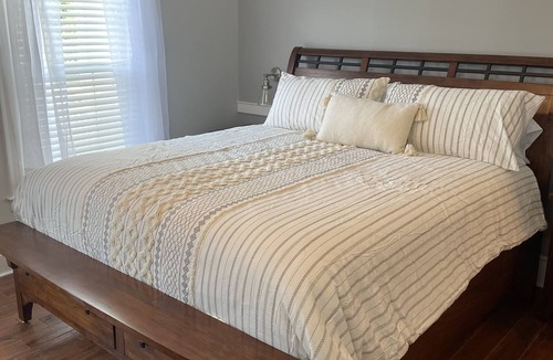 South Kortright Bed & Breakfast | Cozy B&B with WiFi and AC in welcoming South Kortright