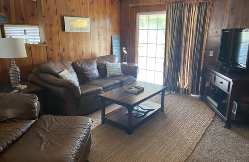 Port Lavaca House | Cozy beach cottage in Magnolia