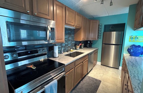 Port Canaveral Condo | Cozy Beachside Condo 2 Minute Walk to Beach