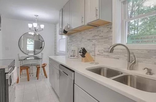 Murfreesboro House | Cozy bungalow in the heart of Murfreesboro. Pet friendly.