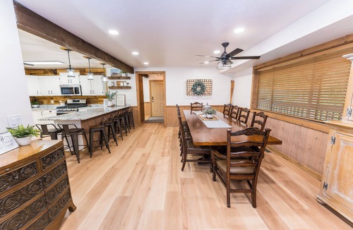 Midway Cabin | Cozy Cabin for the Whole Family!