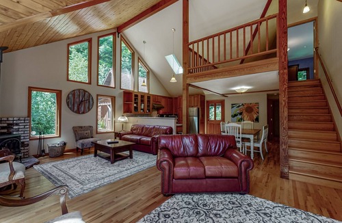 Eureka Cabin | Cozy Cabin Nestled on 2.5 Acres of Pristine Redwood Forest *Hot Tub *Fire Pit!