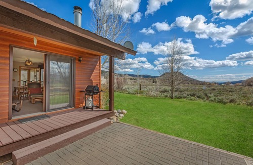 Clark Cabin | Cozy cabin tucked away in the mountains with beautiful view.