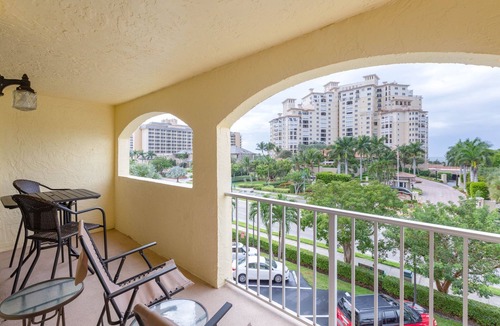 Marco Island Condo | Cozy Condo with Gulf Peek – Steps from the Beach & Across from JW Marriott!