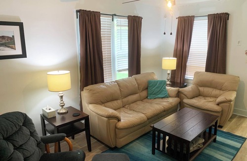 Buchanan House | Cozy Cottage in Buchanan near downtown and Commons.