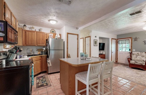 Amelia City House | Cozy cottage near the beach with internet, AC, Washer/Dryer